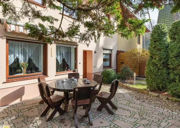 Holiday House \